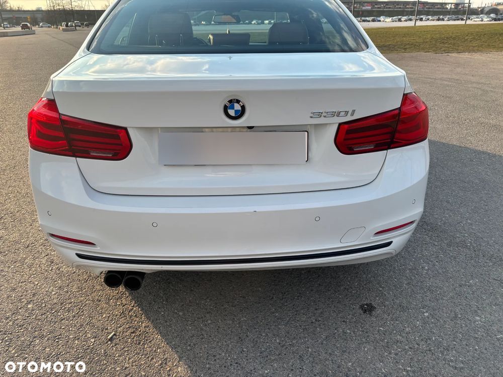 BMW Seria 3 330i Luxury Line sport - 10