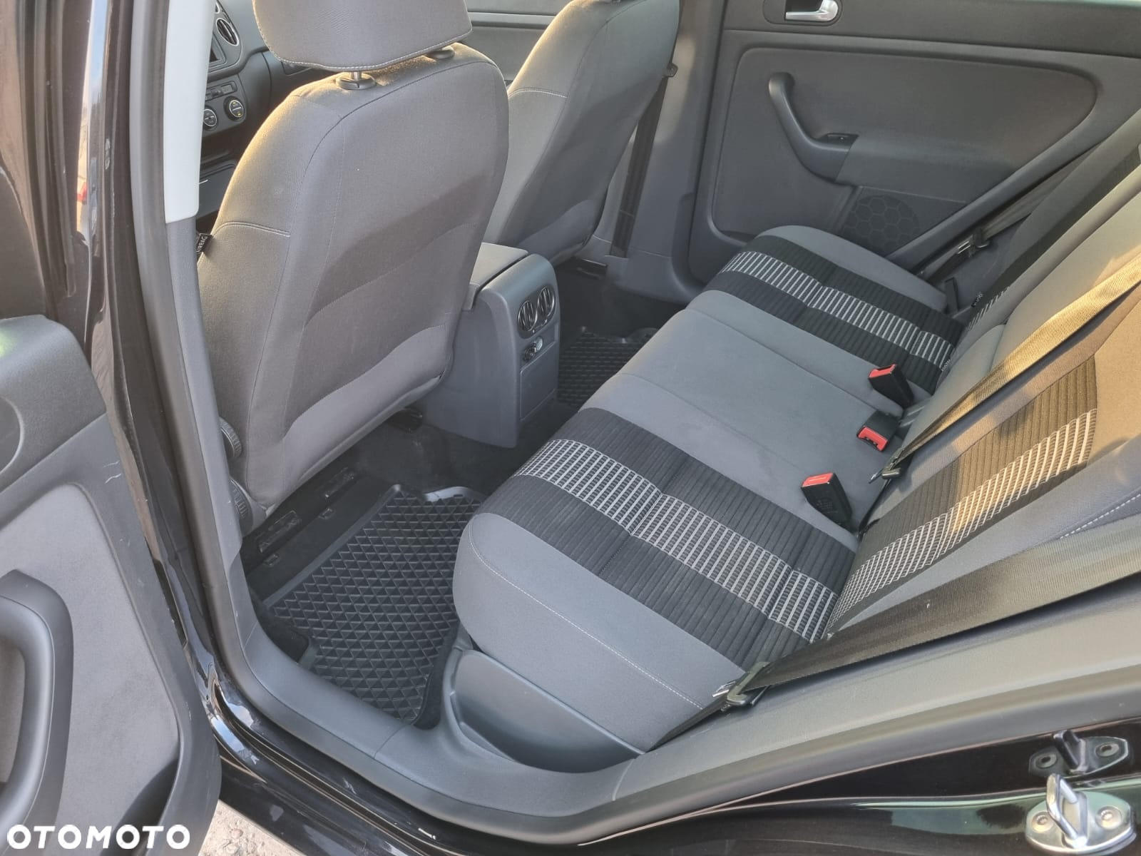 Volkswagen Golf Plus 1.9 TDI DPF United - 23