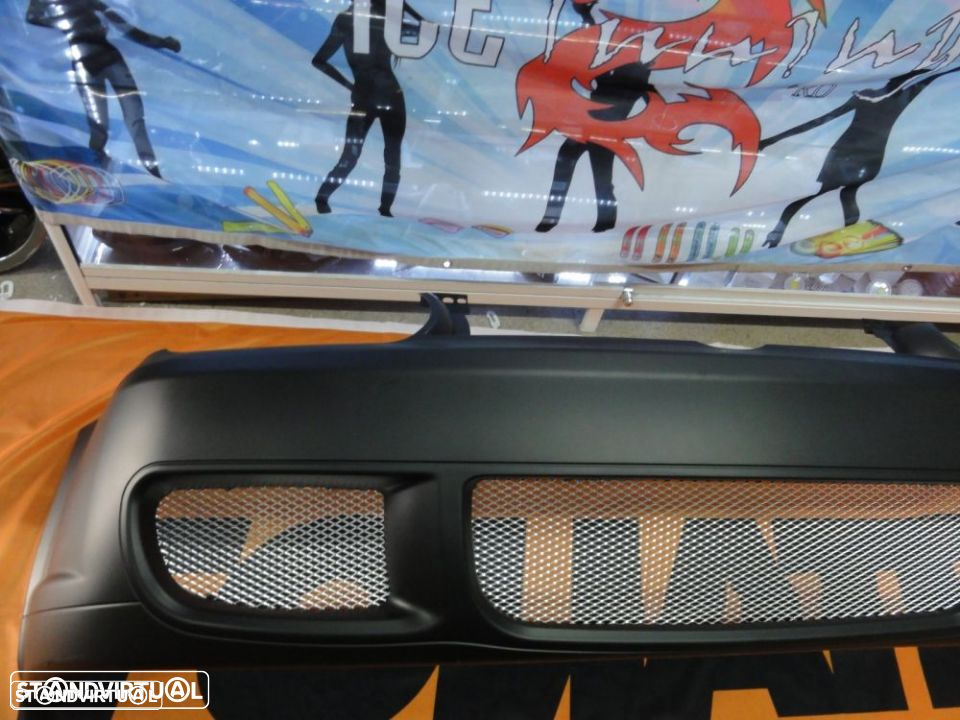 Para-choques Frontal VW Golf 4 / IV 98-03 R32 look em ABS(plástico) C/Espaço para grelha original - 4