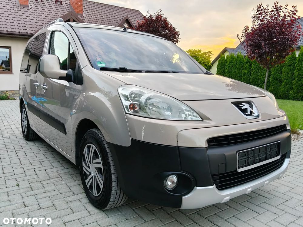 Peugeot Partner 110 Tendance mit Familien-Paket - 1