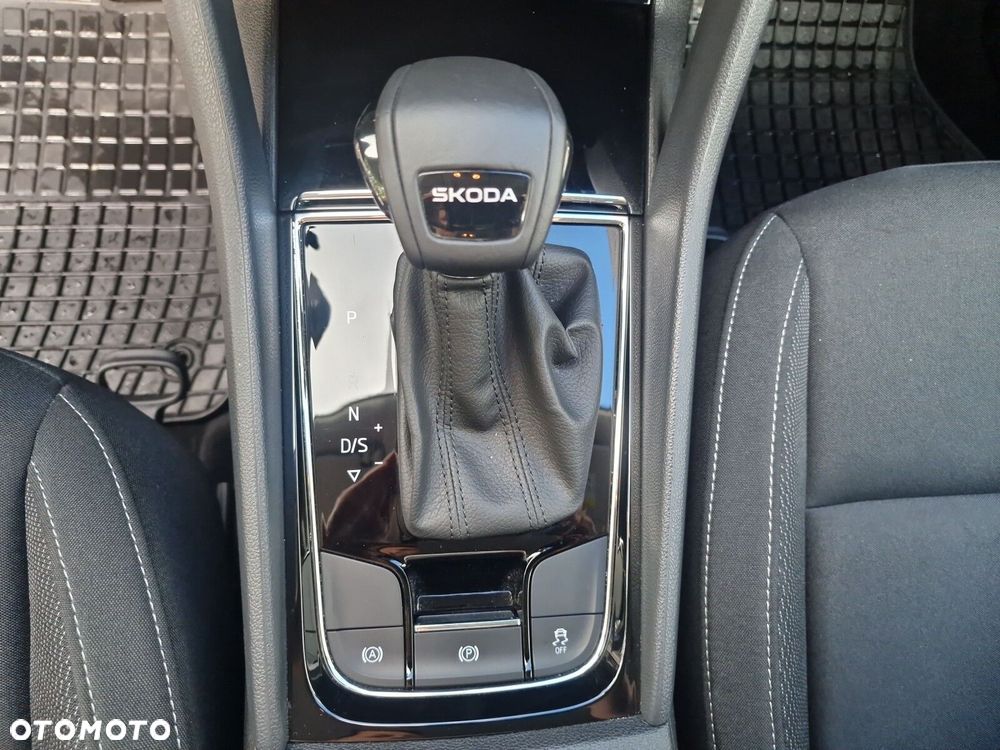 Skoda Karoq 1.5 TSI ACT Selection DSG - 17