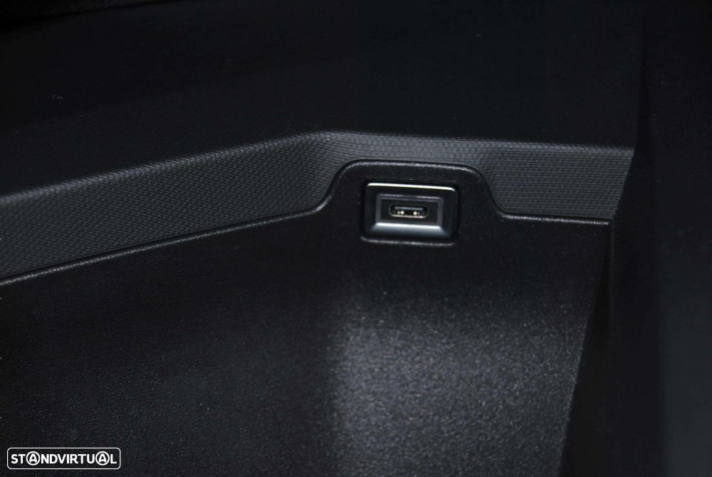 Peugeot 5008 1.2 Hybrid Allure e-DCS6 - 27