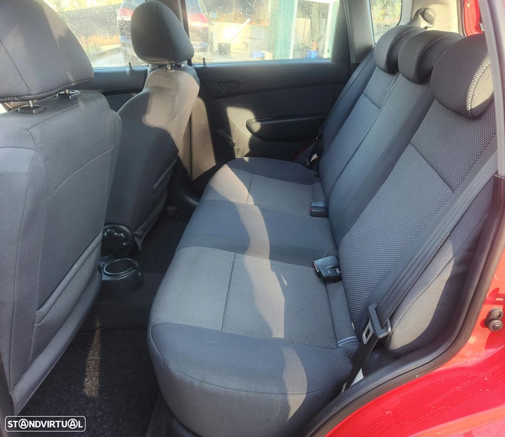 Chevrolet Aveo 1.2 LS - 11