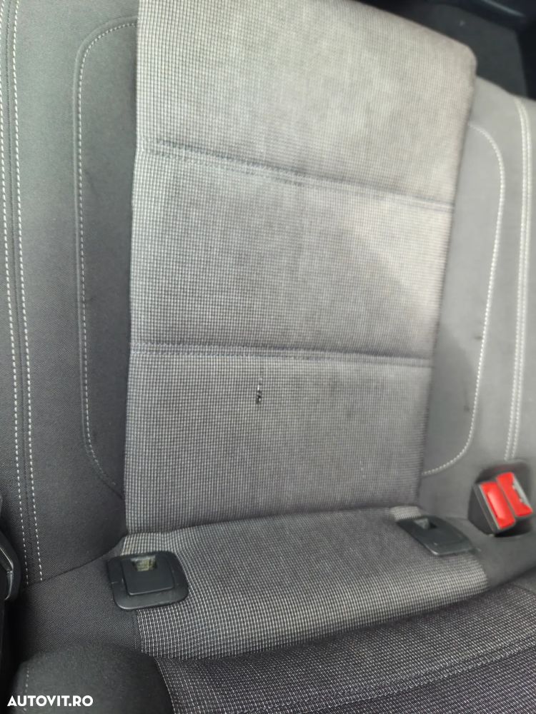 Volkswagen Passat 2.0 TDI DSG 4Motion Comfortline - 18