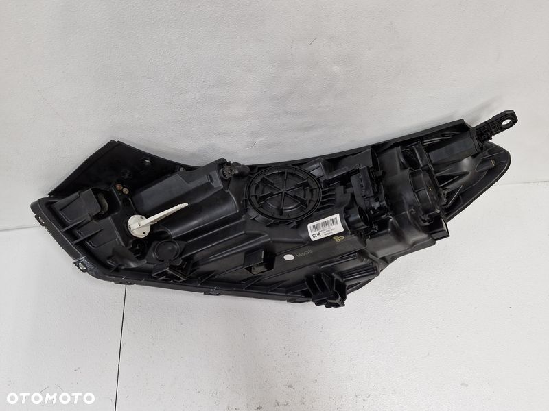 HYUNDAI TUCSON III LAMPA PRAWY PRZÓD PRAWA PRZEDNIA REFLEKTOR LED UK 92102-D7210 - 9