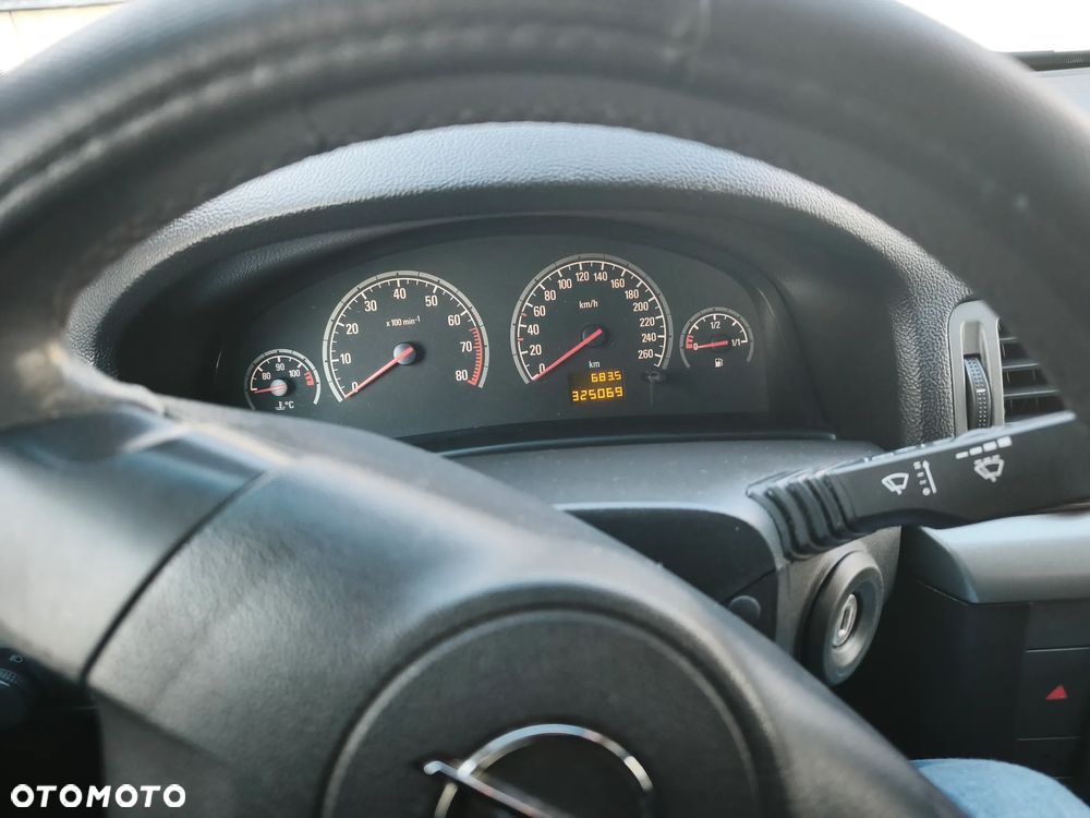 Opel Vectra 1.8 - 12