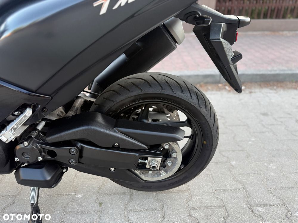 Yamaha Tmax - 22