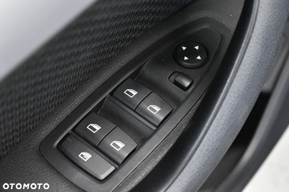 BMW X1 sDrive18i Advantage - 8