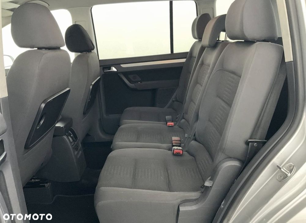 Volkswagen Touran 2.0 TDI Highline DSG - 12