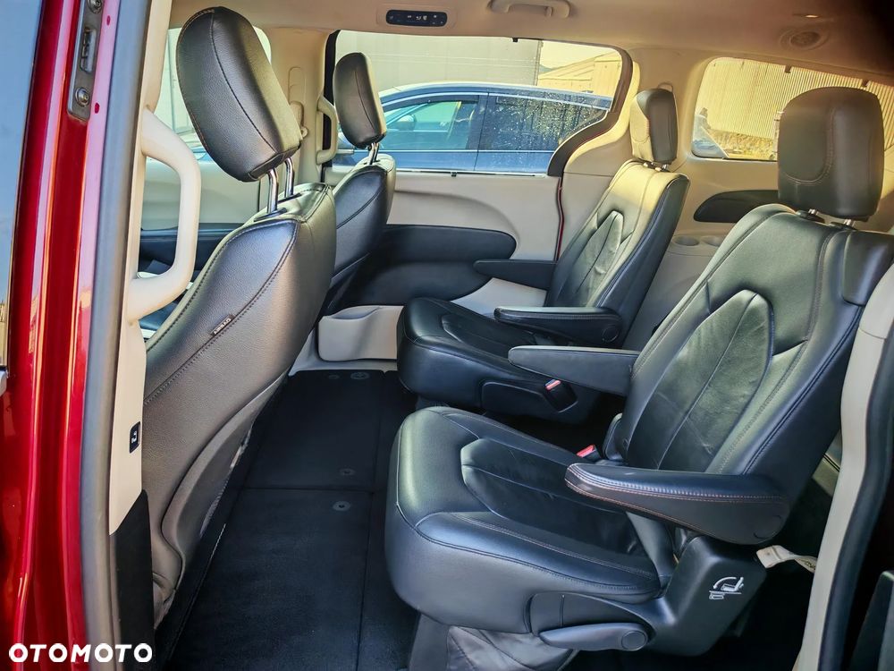 Chrysler Pacifica - 19