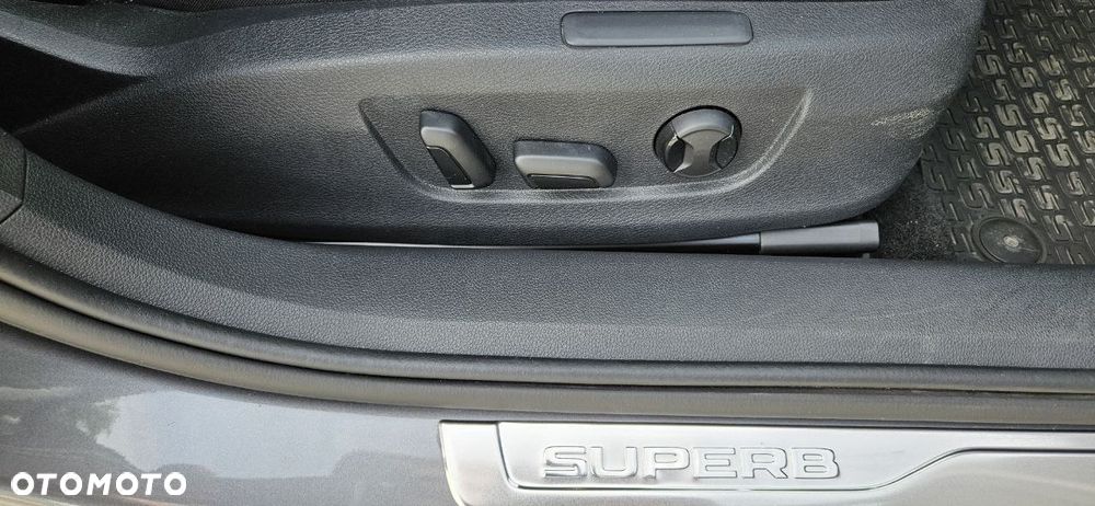 Skoda Superb 2.0 TSI Style DSG - 29