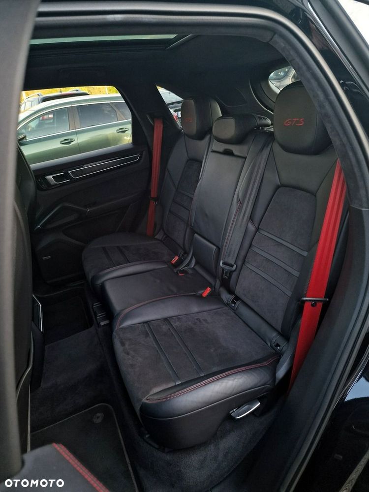 Porsche Cayenne - 22
