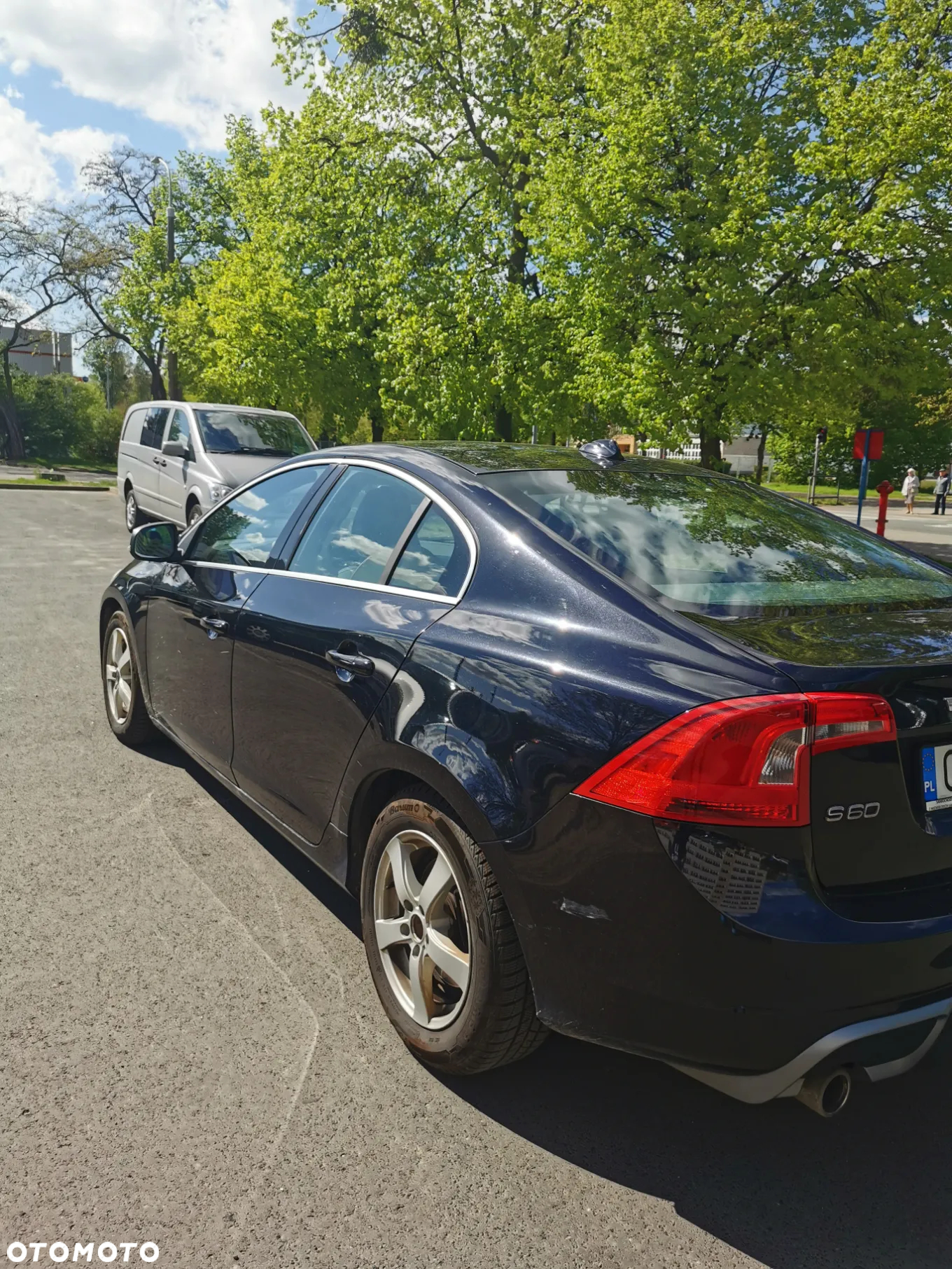 Volvo S60 D2 R-Design - 4