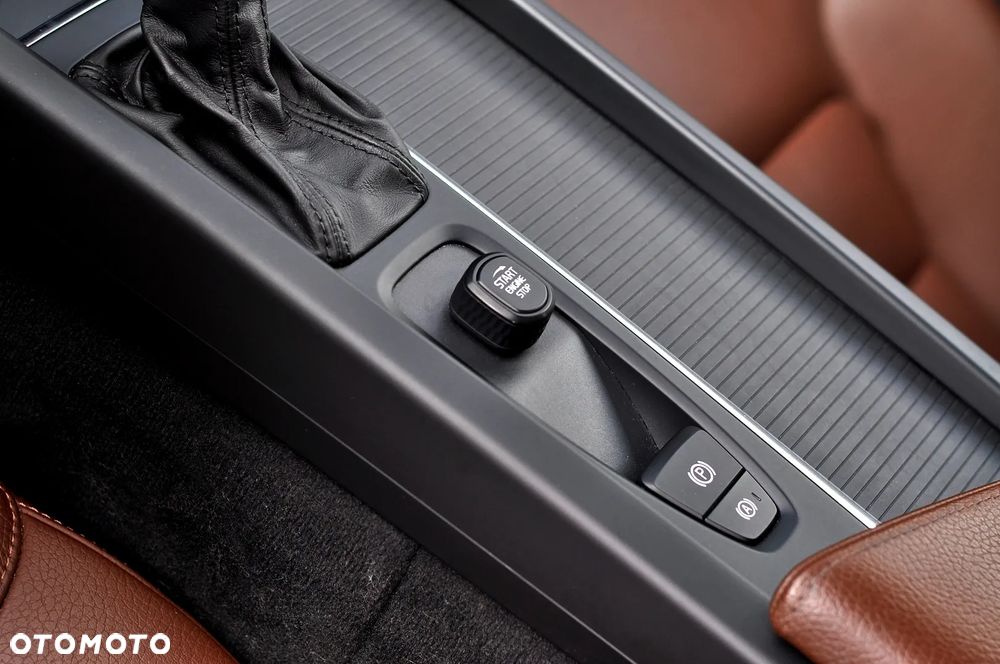 Volvo V60 D3 Momentum Pro - 29