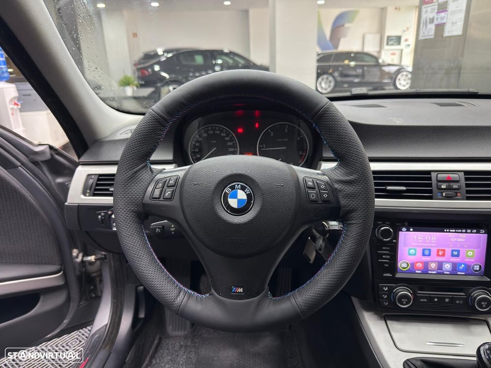BMW 318 d Navigation Sport - 13