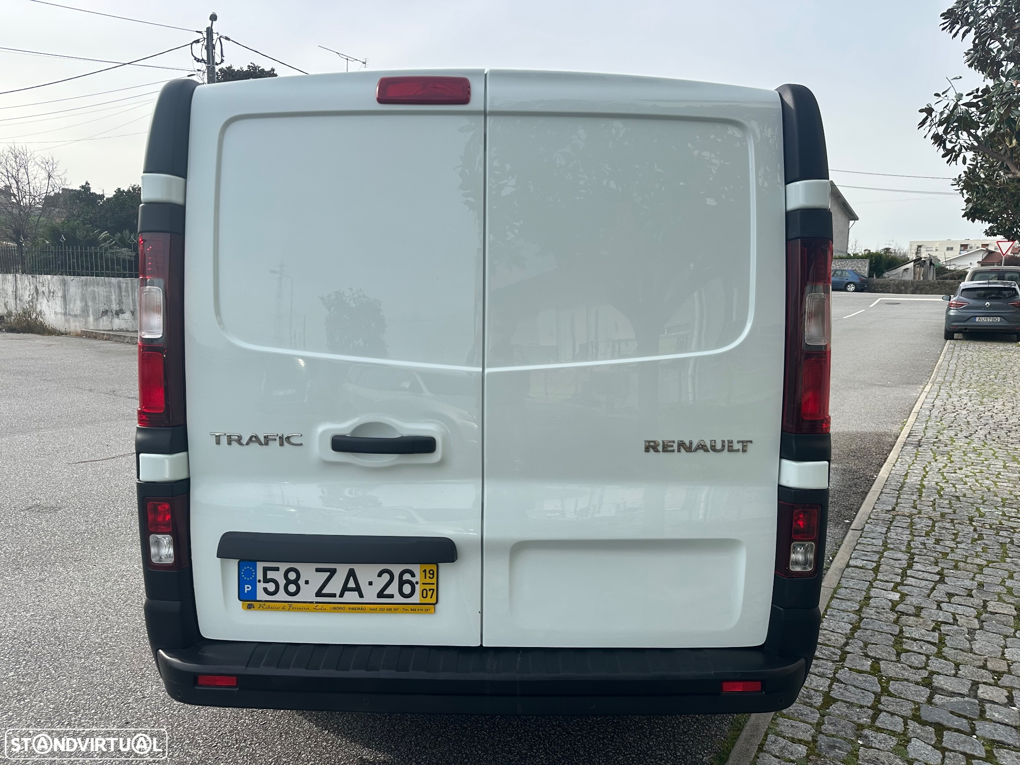 Renault Trafic L2H1 Longa Nacional - 9