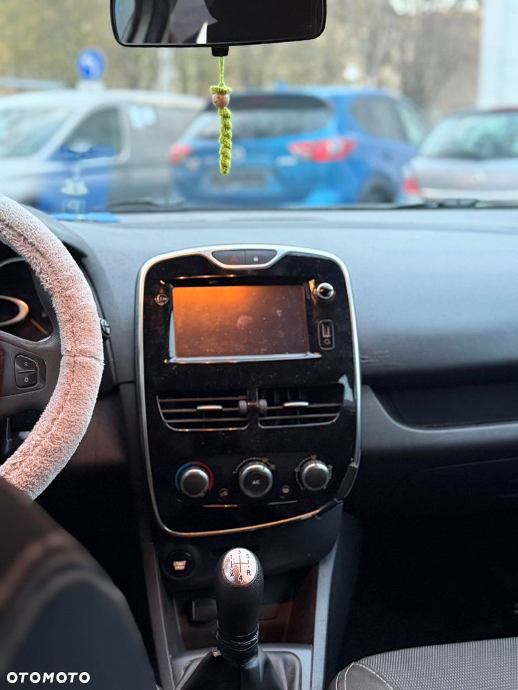 Renault Clio 1.2 16V 75 Experience - 10