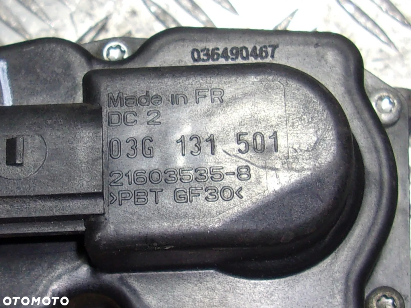 VW Passat B6 B7 zawór EGR 2.0 TDI - 4