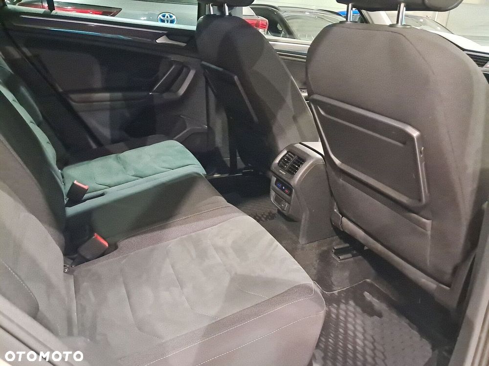 Volkswagen Tiguan - 11