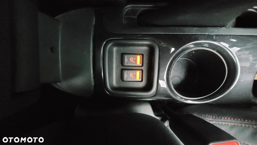 Nissan Juke 1.6 T Nismo 4x4 - 25