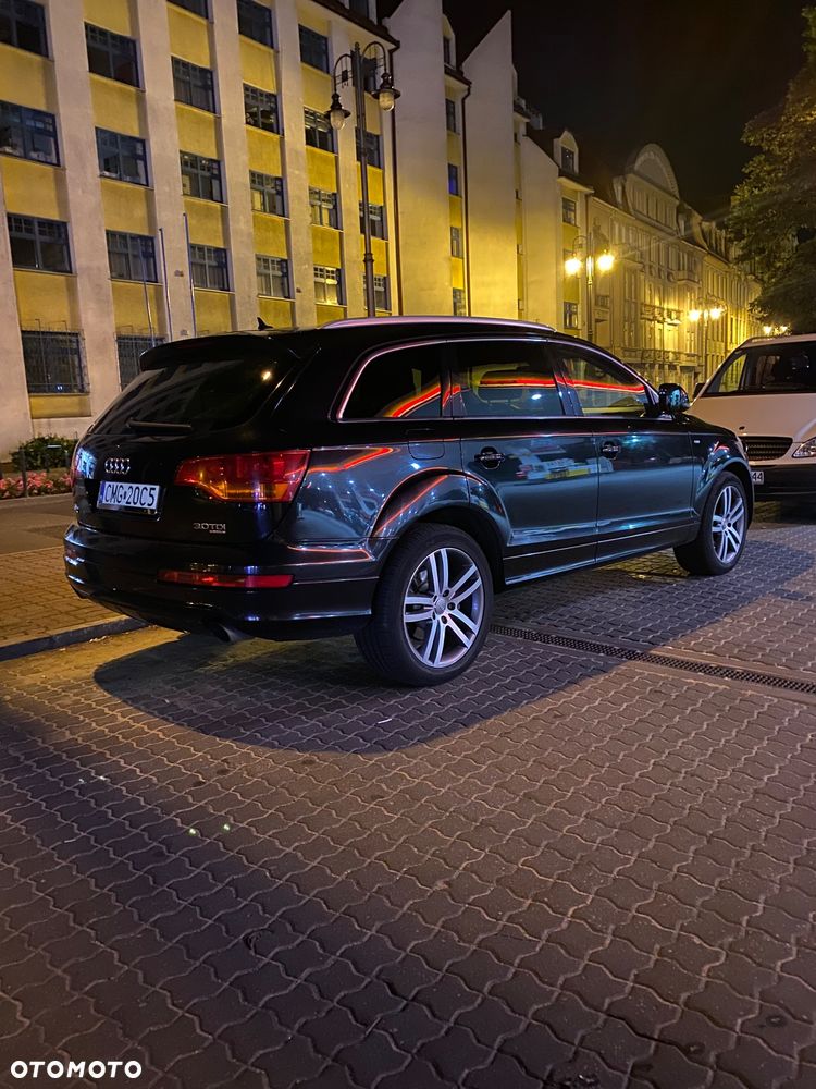 Audi Q7 - 1