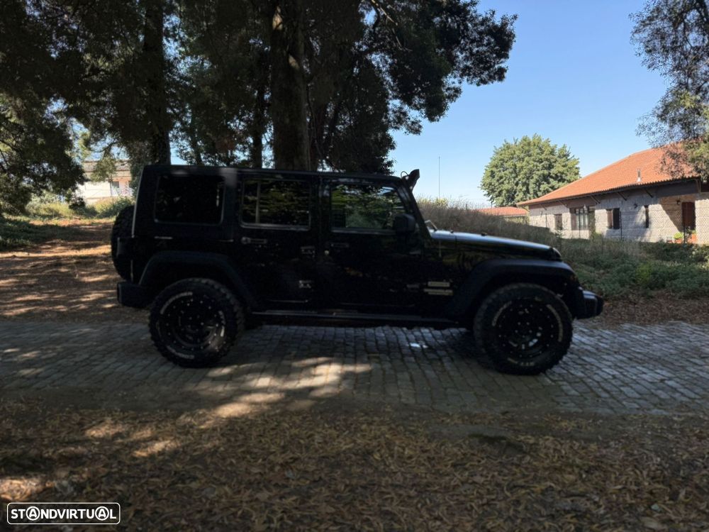 Jeep Wrangler - 34