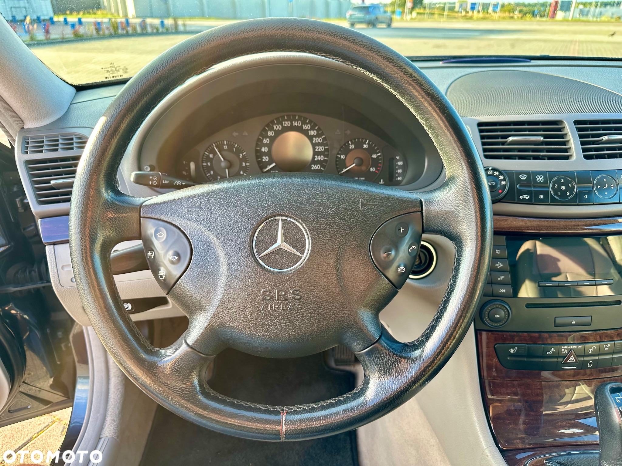 Mercedes-Benz Klasa E 200 CDI Classic - 22