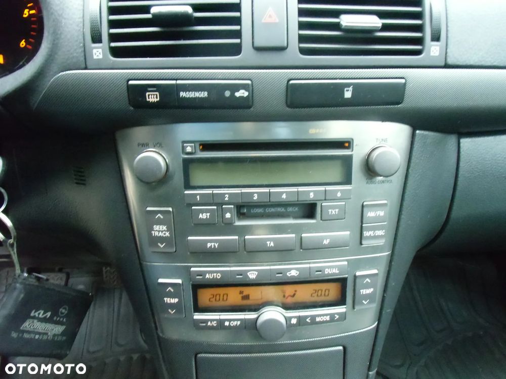 Toyota Avensis 2.2 D-CAT Executive - 17