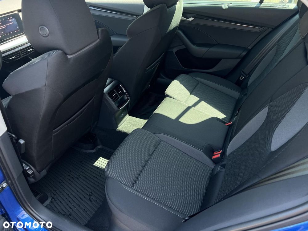 Skoda Octavia 1.5 TSI Selection - 7