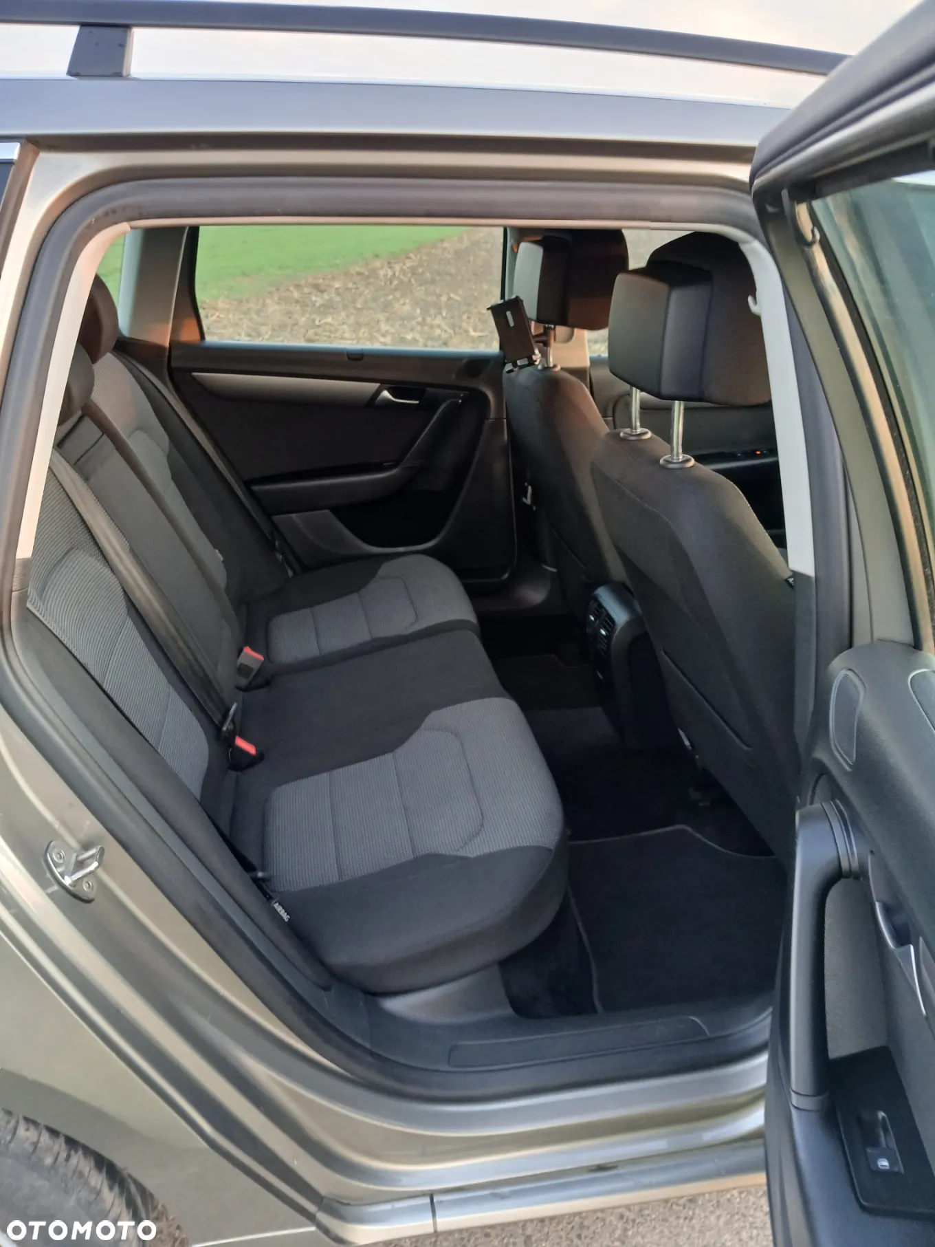Volkswagen Passat - 11