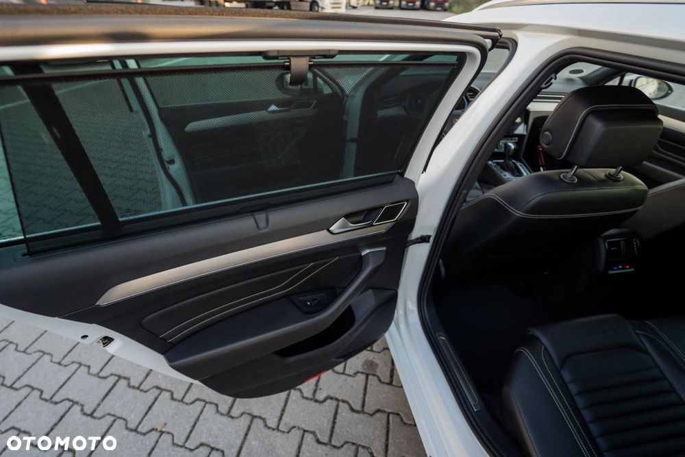Volkswagen Passat 2.0 TDI Elegance DSG - 24