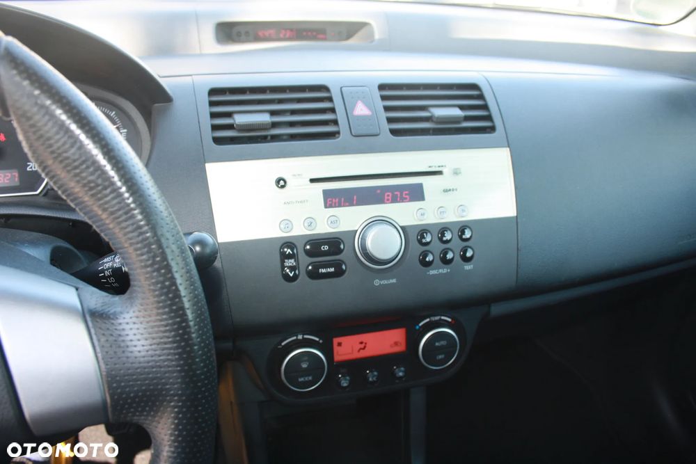 Suzuki Swift 1.3 Sunlight Edition - 12