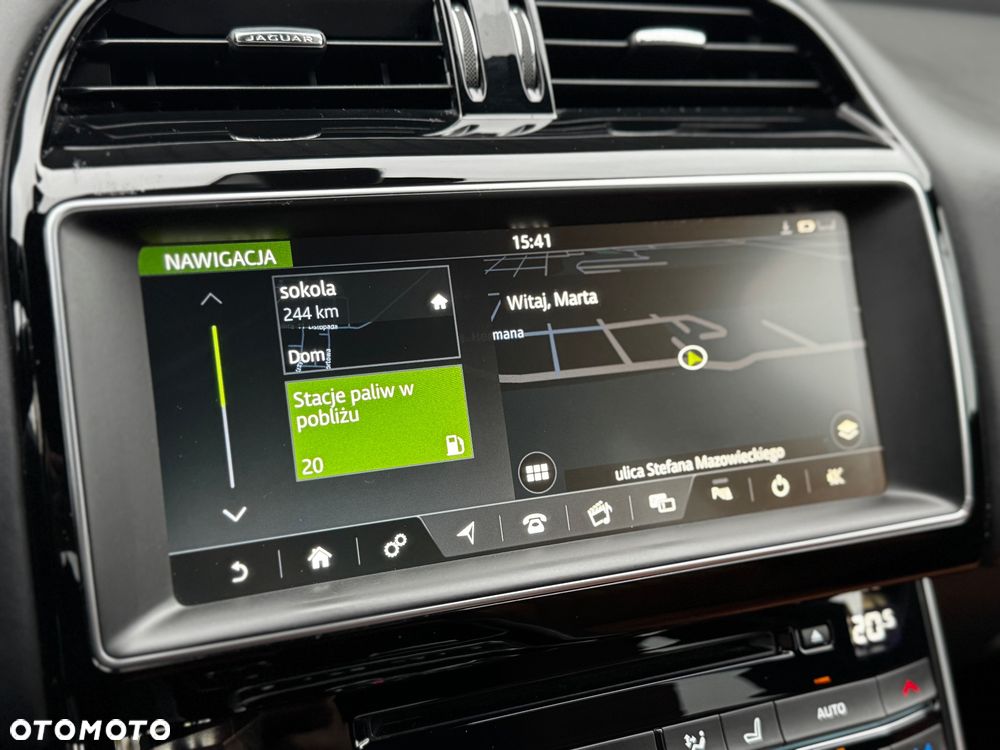 Jaguar XE 2.0 T R-Sport - 31