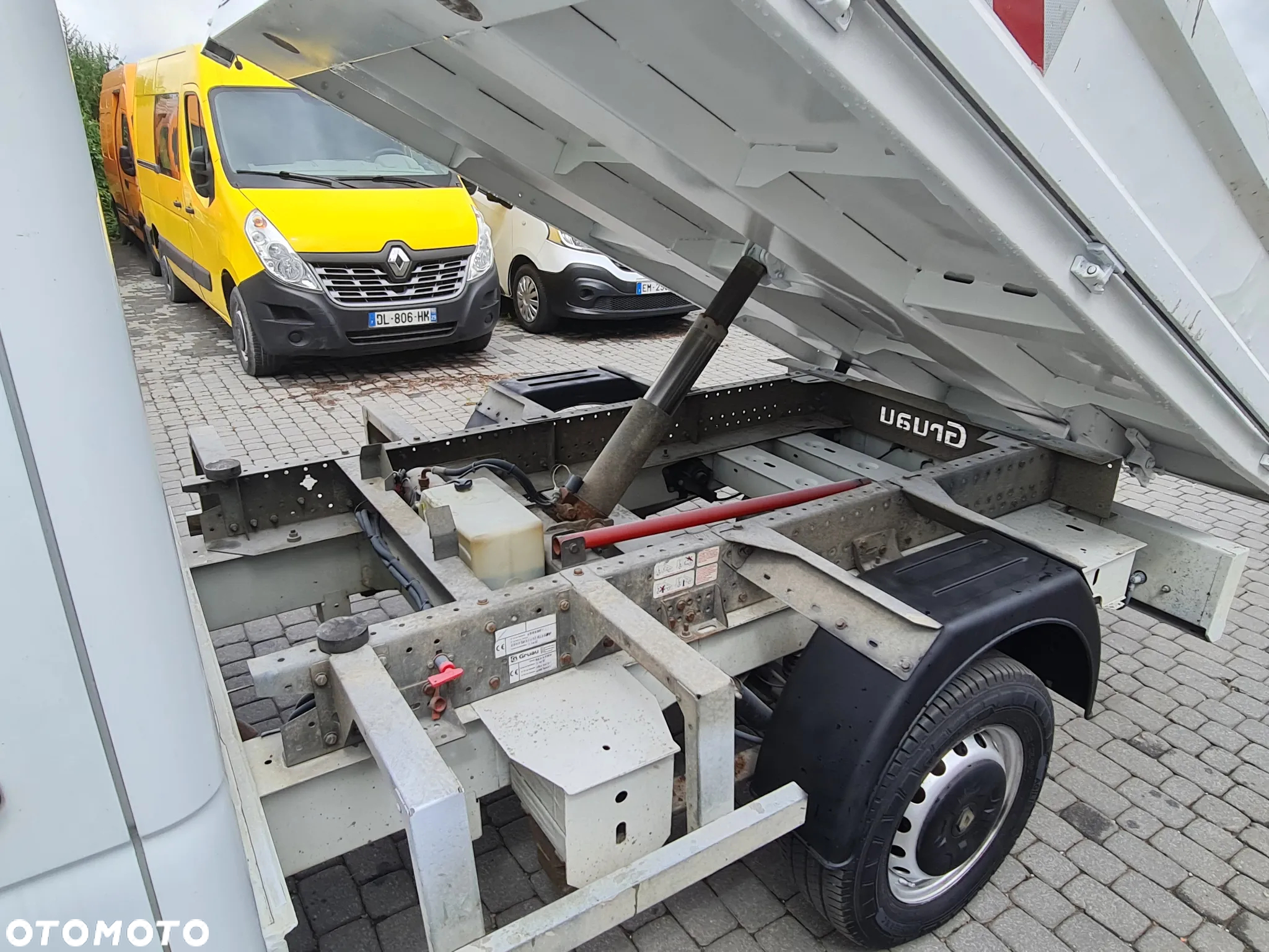 Renault Master Wywrotka 2016 r. Klima Brygadówka LIFT - 18