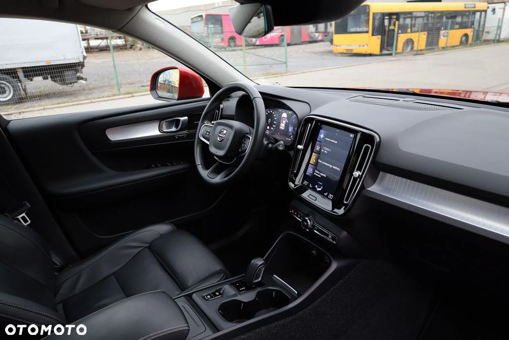 Volvo XC 40 D4 AWD Geartronic R-Design - 29