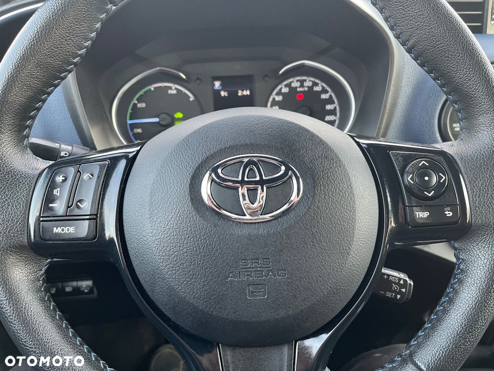 Toyota Yaris Hybrid 100 Selection - 9