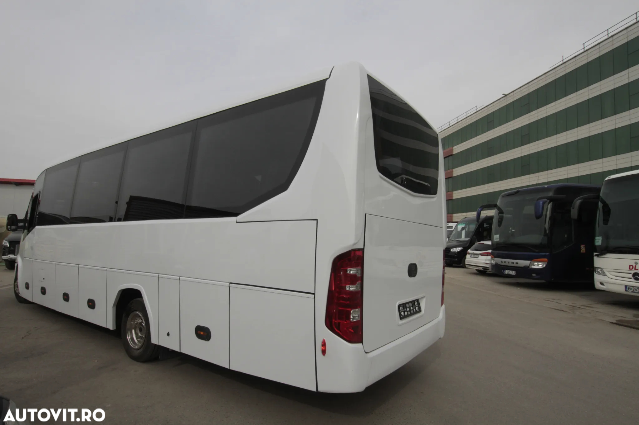 Iveco 70C18 29+1+1 locuri - 6