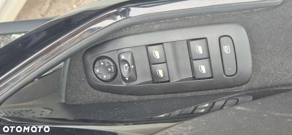 Peugeot 208 Blue-HDi 100 Stop&Start Allure - 19