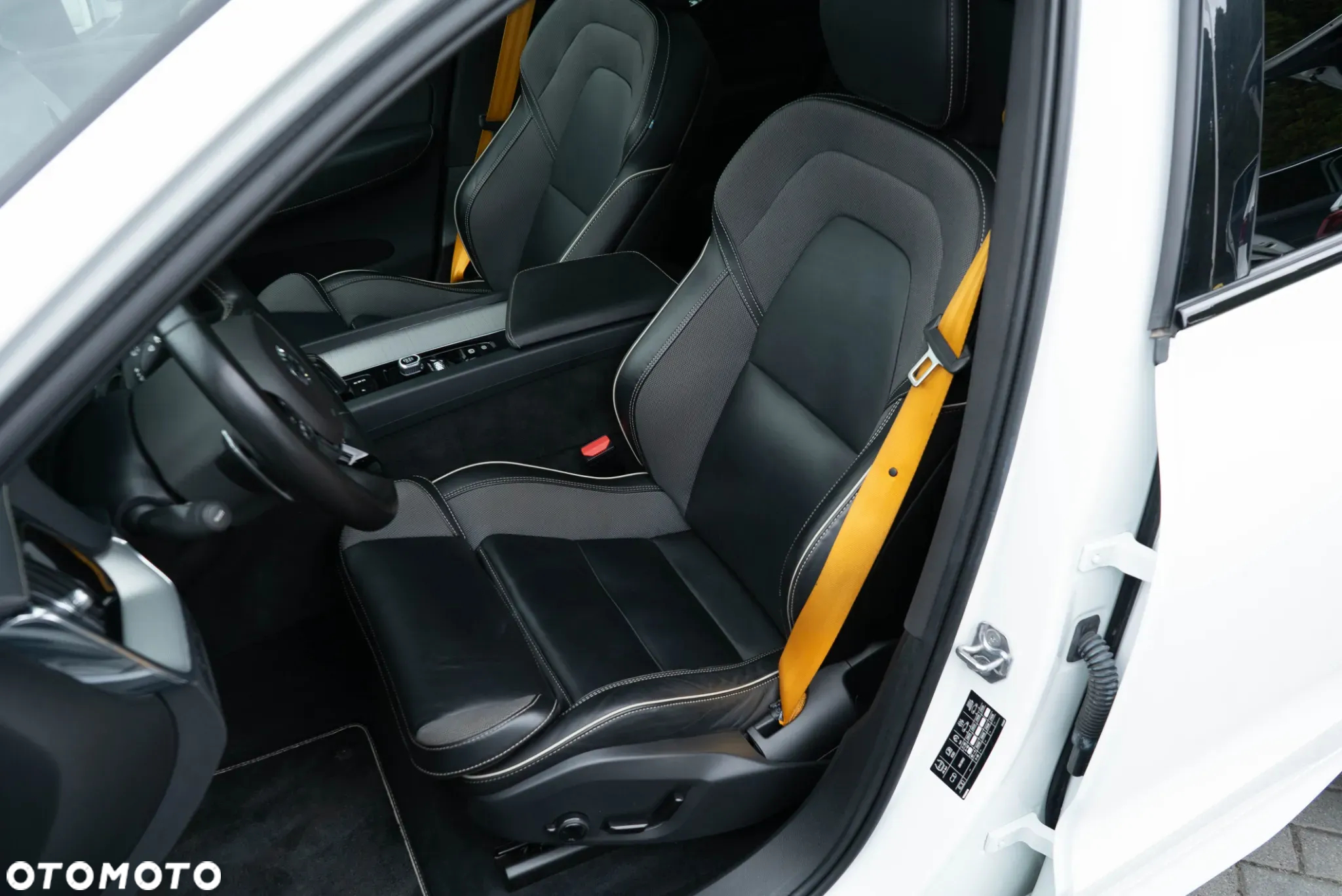 Volvo XC 60 T8 AWD Plug-In Hybrid Polestar Engineered - 14