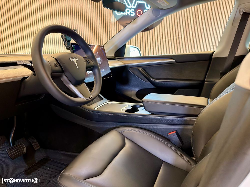 Tesla Model Y Tração Traseira - 32