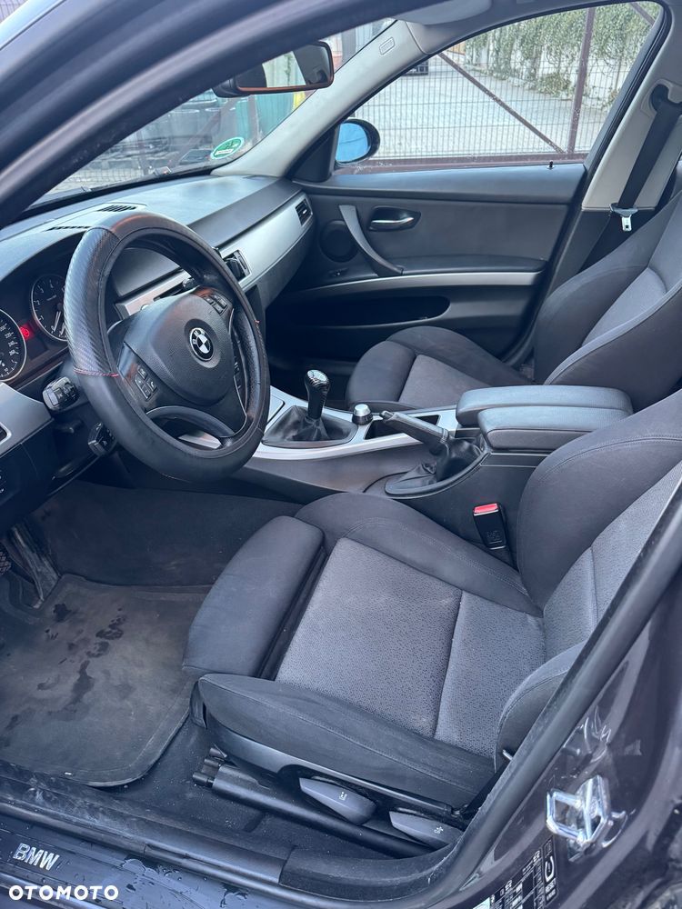 BMW Seria 3 318i - 7