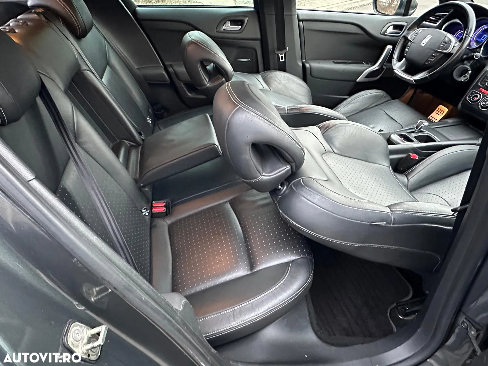 Citroën DS4 e-HDi 110 EGS6 SoChic - 12