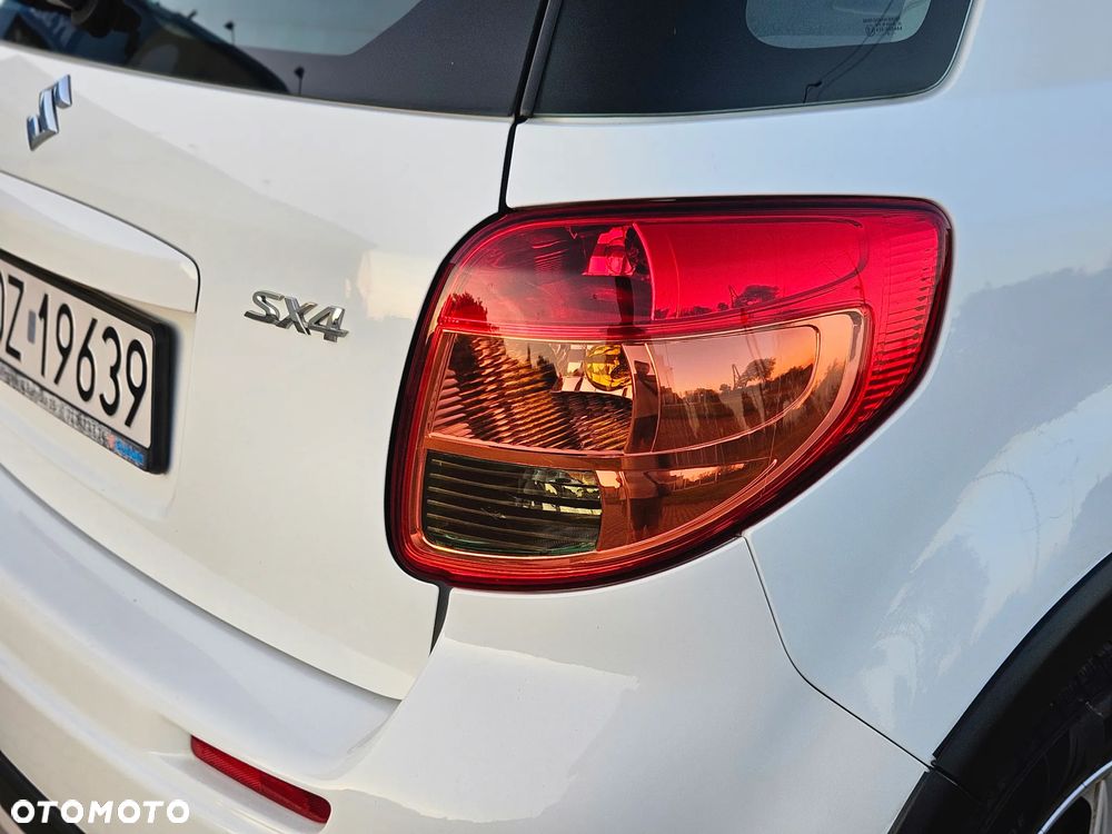 Suzuki SX4 1.6 Comfort Plus - 18