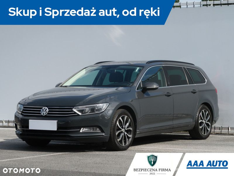 Volkswagen Passat - 2