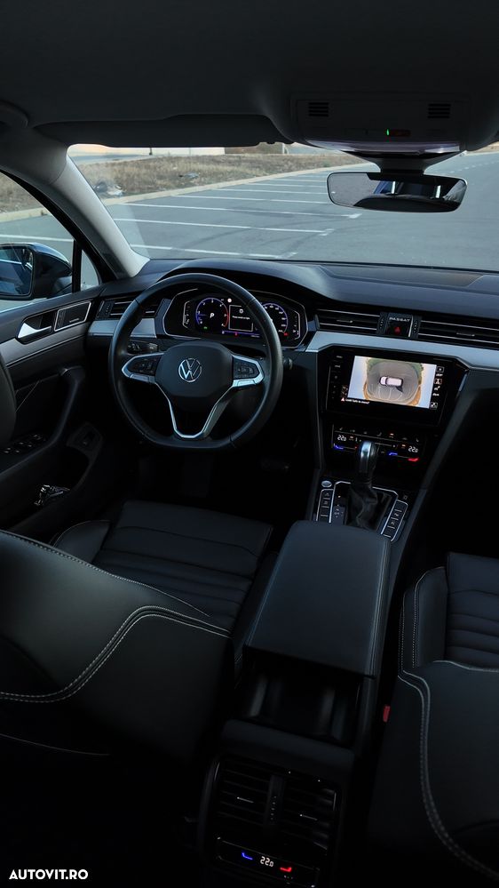 Volkswagen Passat - 11