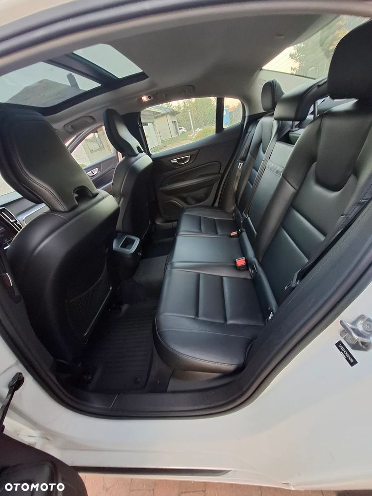 Volvo S60 T5 Momentum Pro - 10
