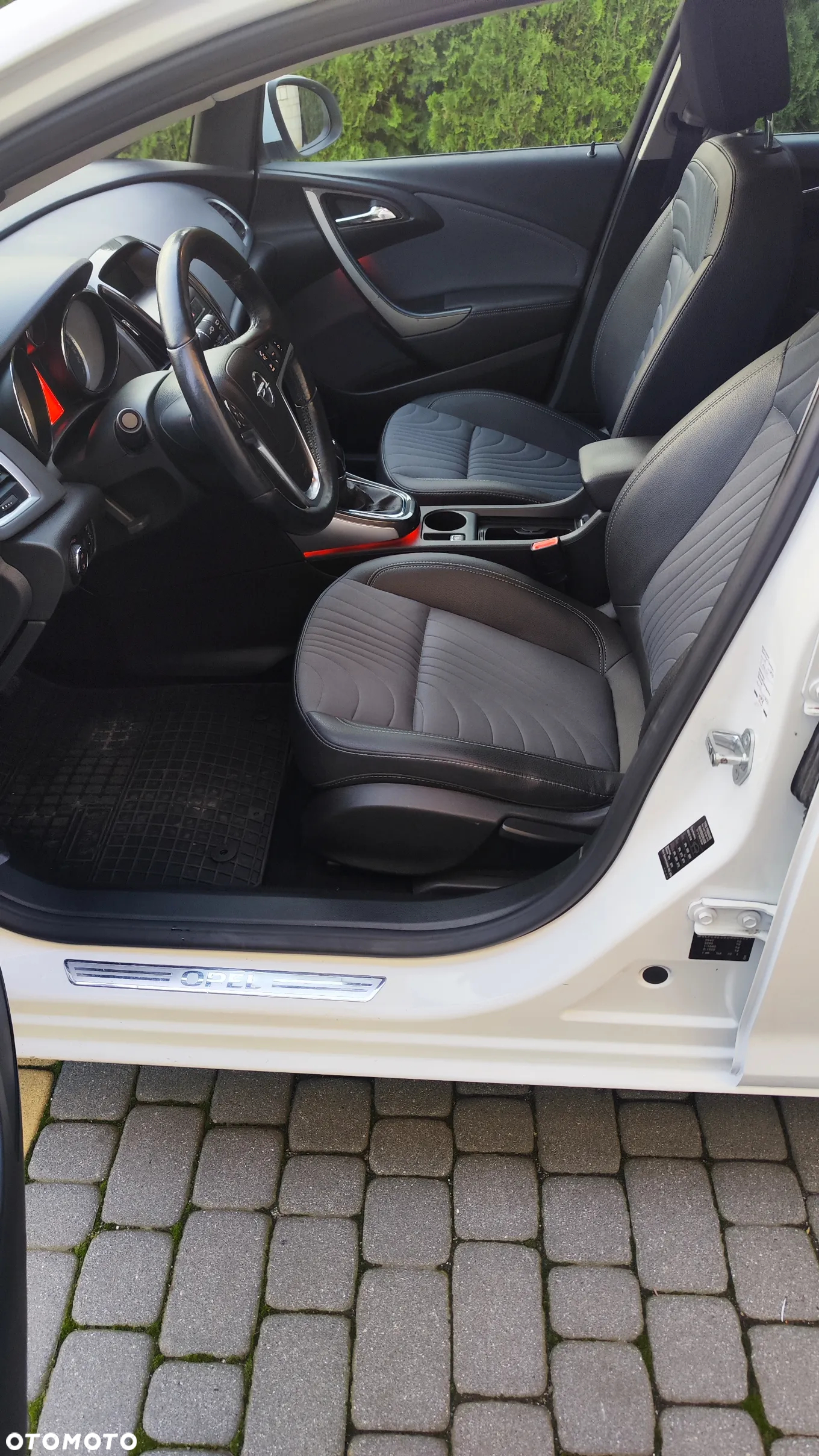 Opel Astra GTC 1.4 Turbo - 15