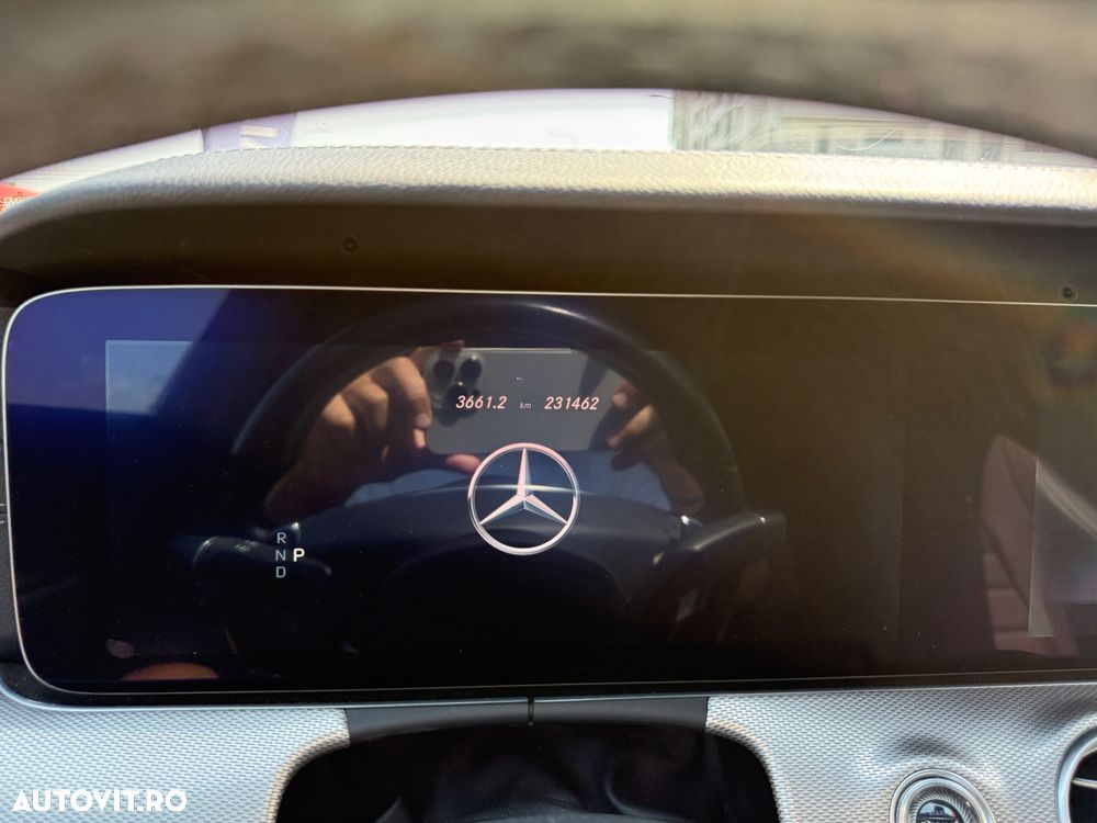 Mercedes-Benz E 220 d 9G-TRONIC AMG Line - 9