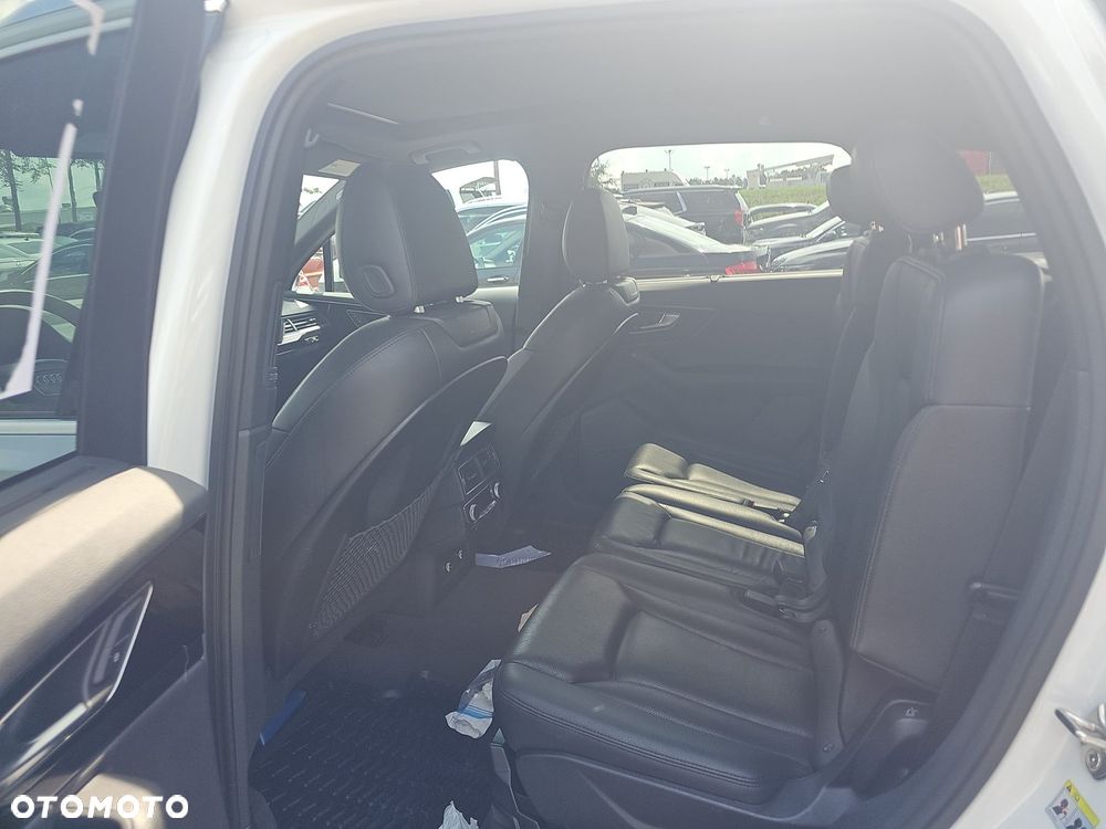 Audi Q7 - 10