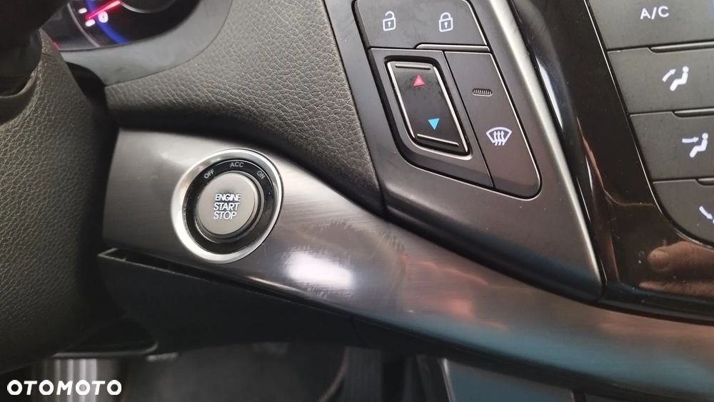 Hyundai i40 Kombi blue 1.6 Family - 19